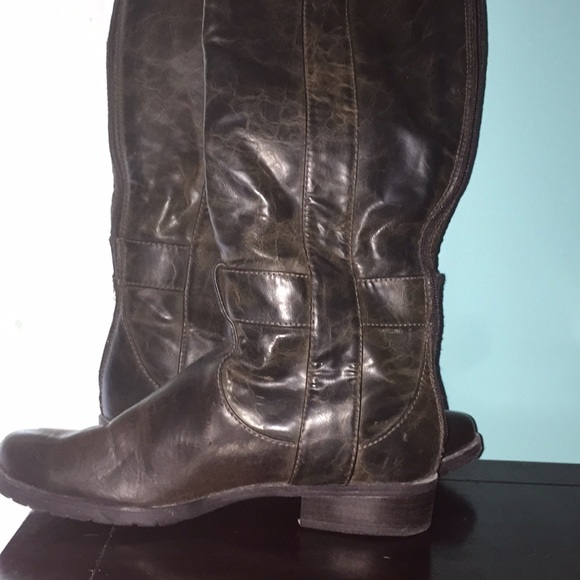 Brown knee high boots - Picture 2 of 2